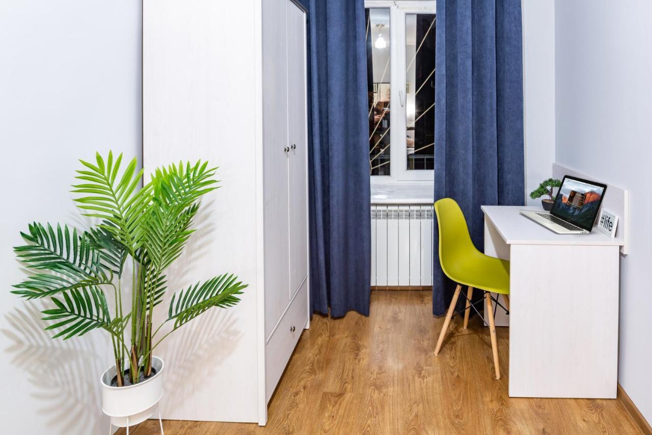 Rainbow Apartment Near Rynok Sq Lviv Eksteriør billede