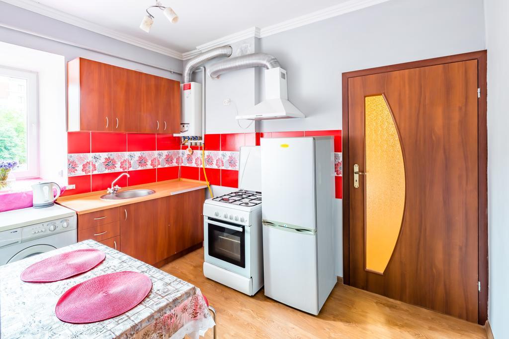 Rainbow Apartment Near Rynok Sq Lviv Eksteriør billede